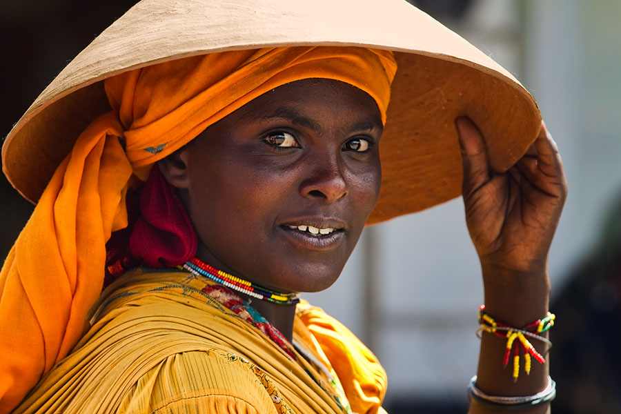 178   Showing her new head at Kulubi market   Ethiopia 